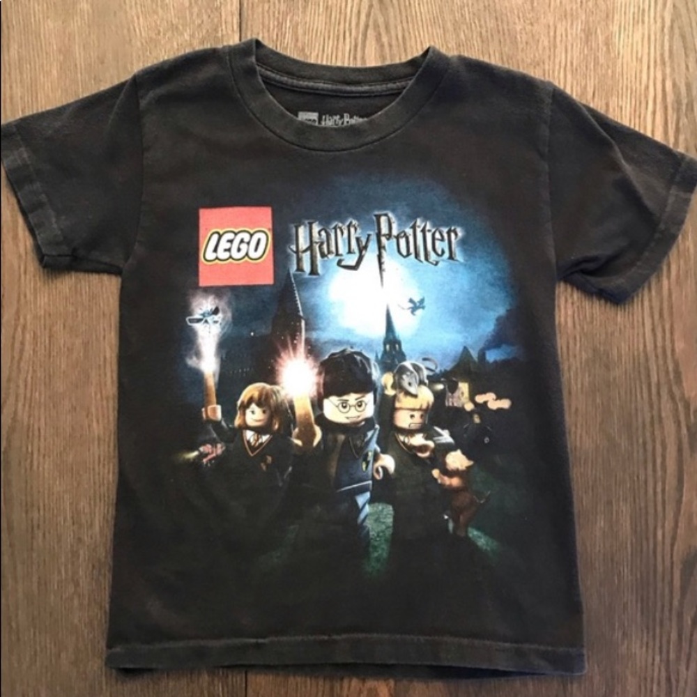 A kids small, Lego Harry Potter shirt.
